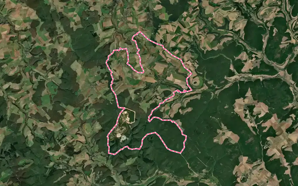 Vue satellite de Salives avec ses contours administratifs