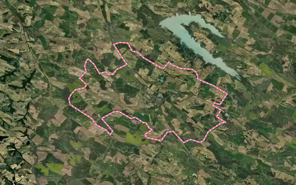 Vue satellite de Salles-sur-l'Hers avec ses contours administratifs