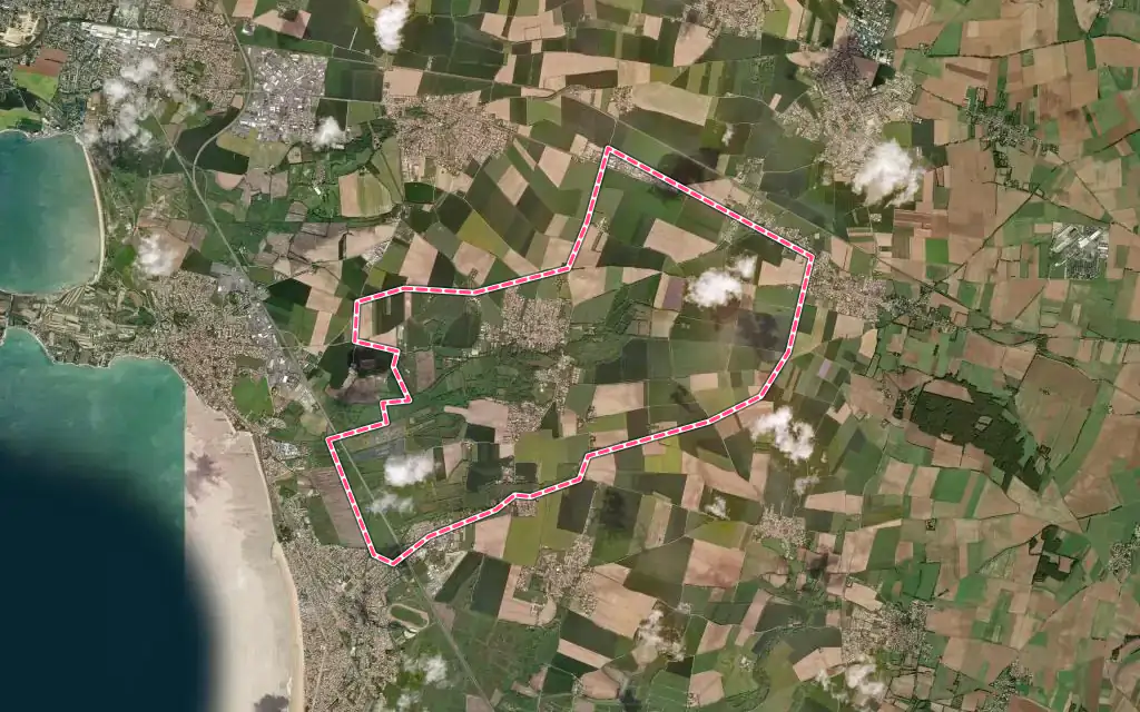 Vue satellite de Salles-sur-Mer avec ses contours administratifs