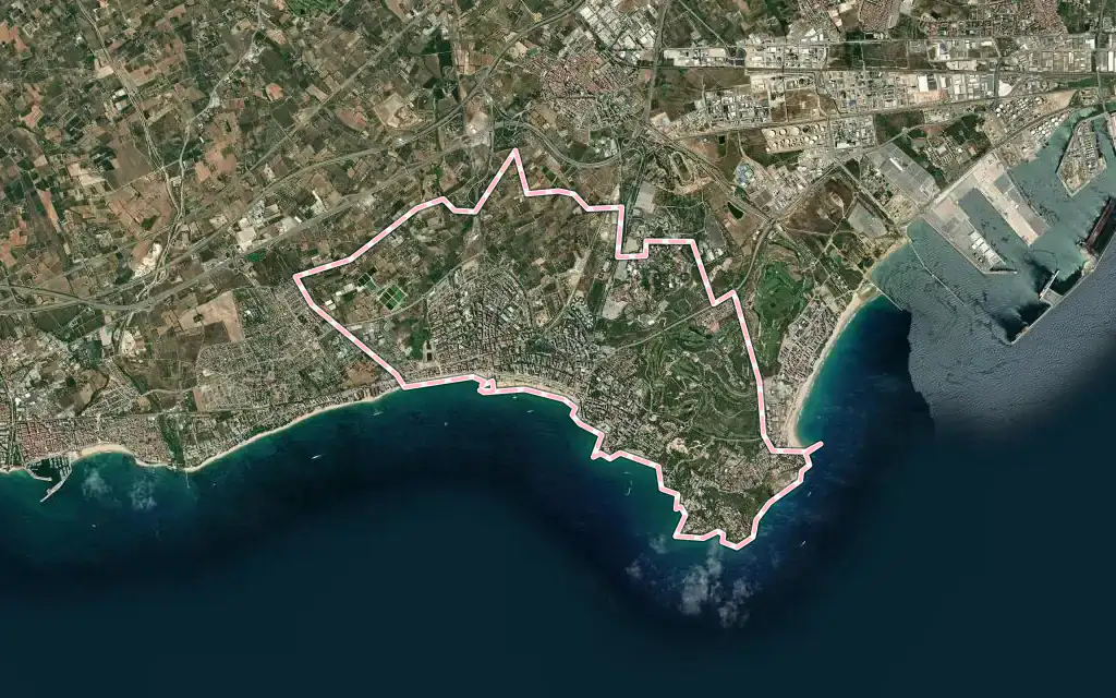 Vista satélite de Salou con su contorno administrativo
