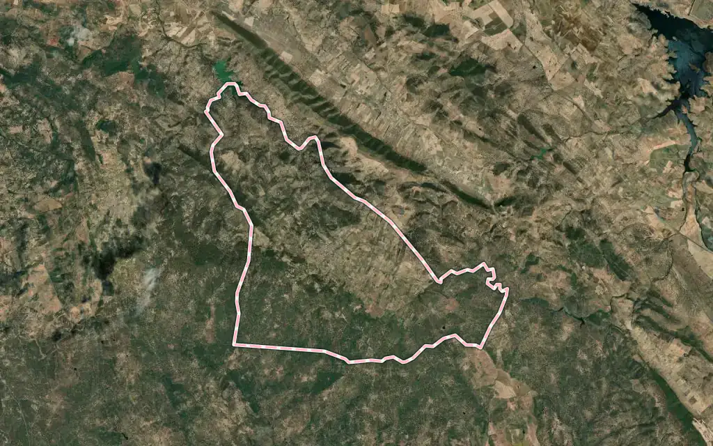 Vista satélite de Salvatierra de los Barros con su contorno administrativo