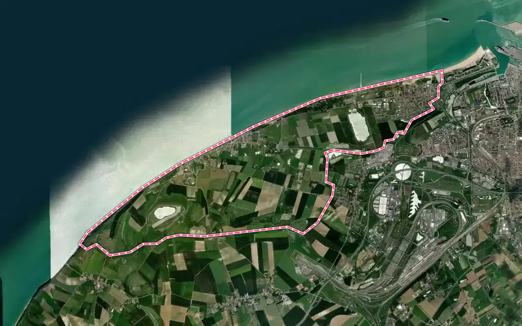 Vue satellite de Sangatte avec ses contours administratifs