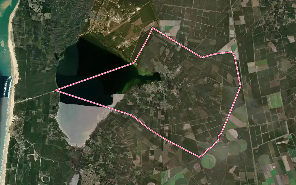 Vue satellite de Sanguinet avec ses contours administratifs