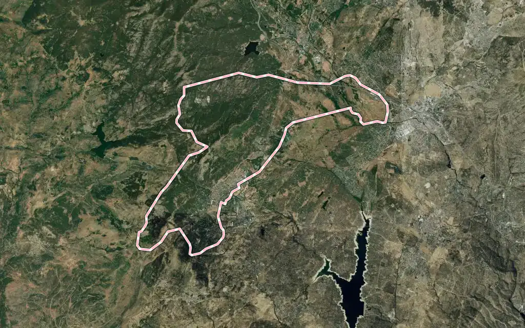 Vista satélite de San Lorenzo de El Escorial con su contorno administrativo