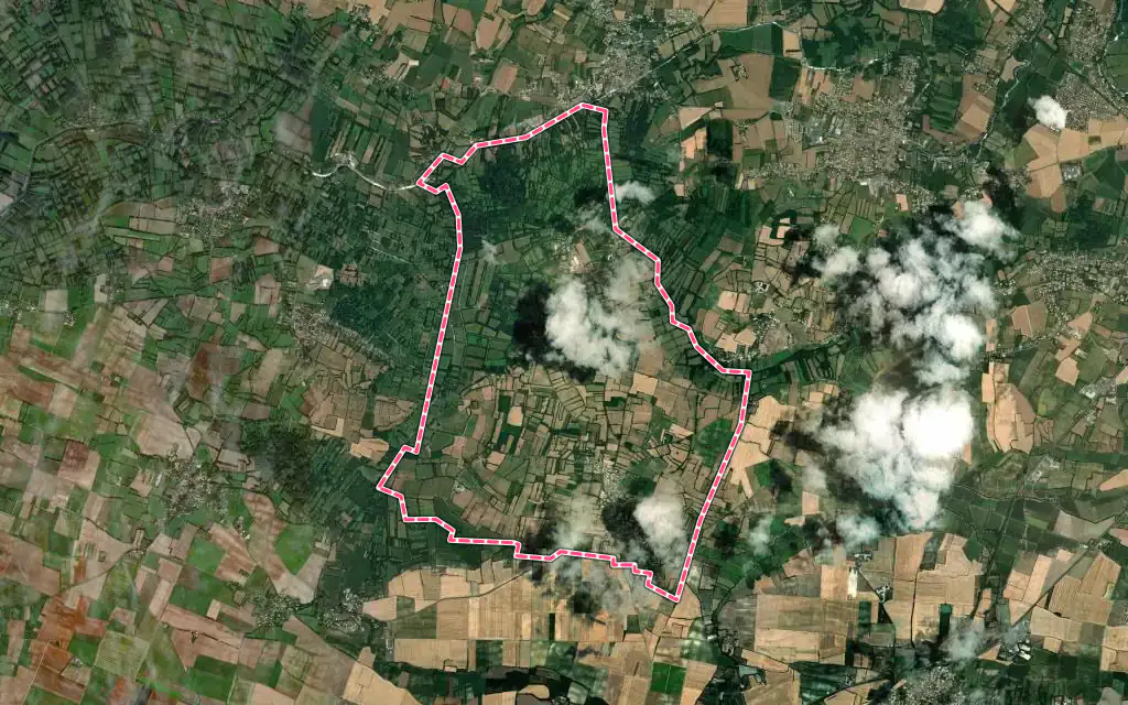 Vue satellite de Sansais avec ses contours administratifs
