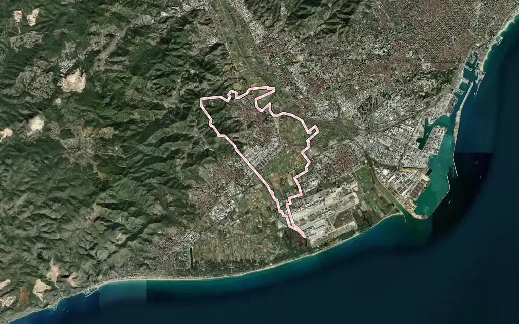 Vista satélite de Sant Boi de Llobregat con su contorno administrativo
