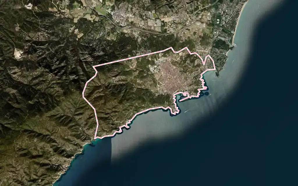 Vista satélite de Sant Feliu de Guíxols con su contorno administrativo