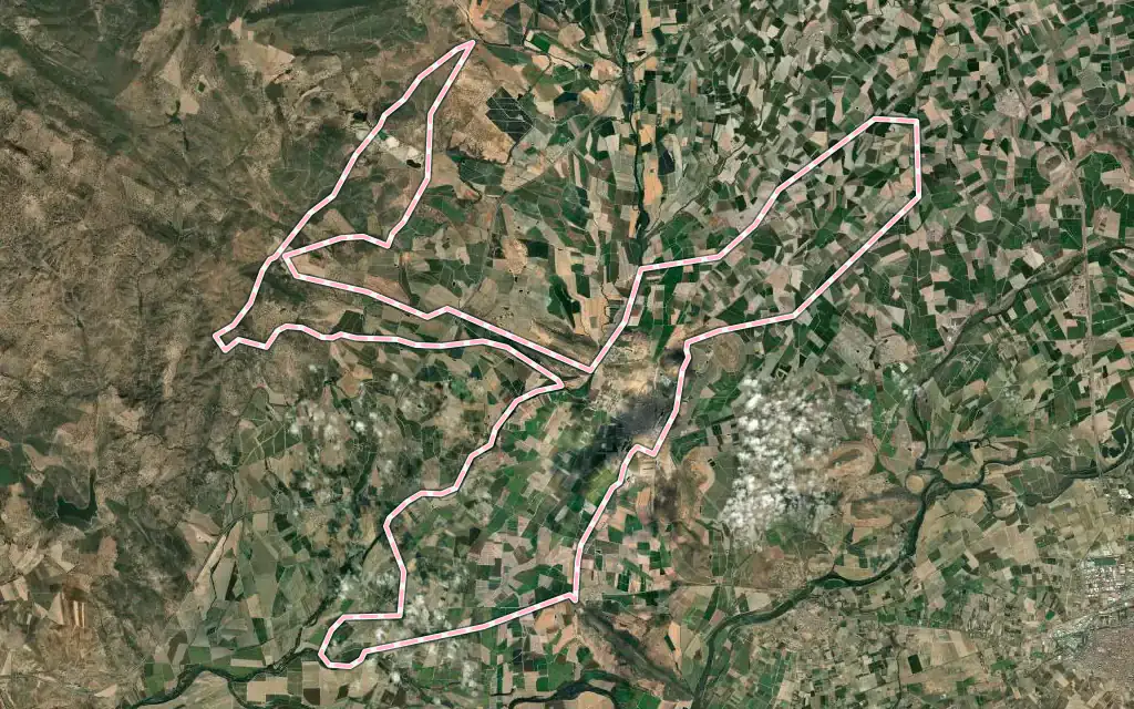 Vista satélite de Santa Amalia con su contorno administrativo