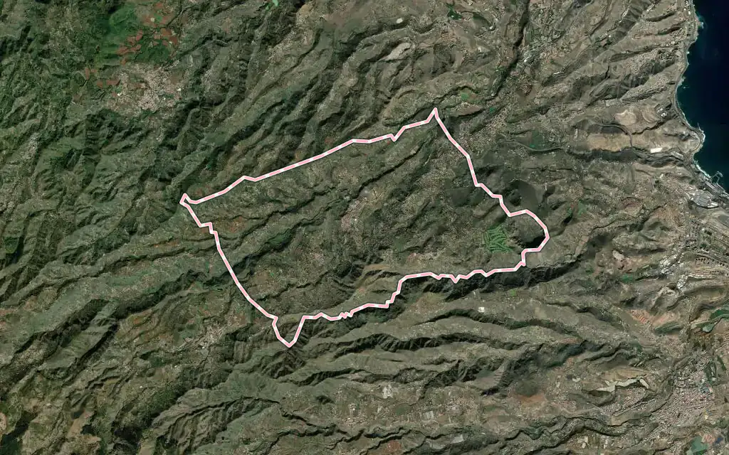 Vista satélite de Santa Brígida con su contorno administrativo