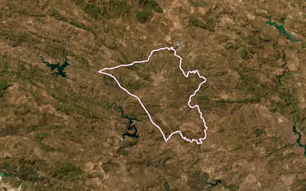 Vista satélite de Santa Olalla del Cala con su contorno administrativo
