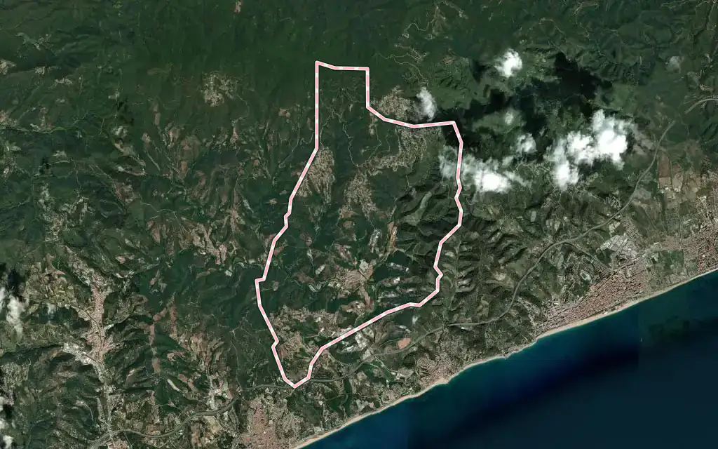 Vista satélite de Sant Cebrià de Vallalta con su contorno administrativo