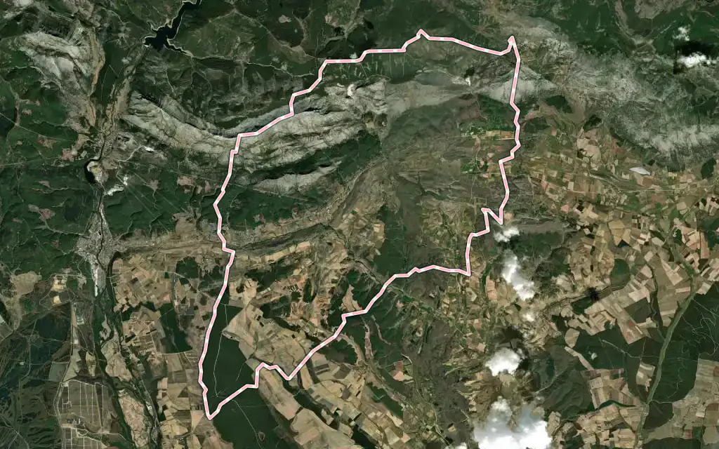 Vista satélite de Santibáñez de la Peña con su contorno administrativo