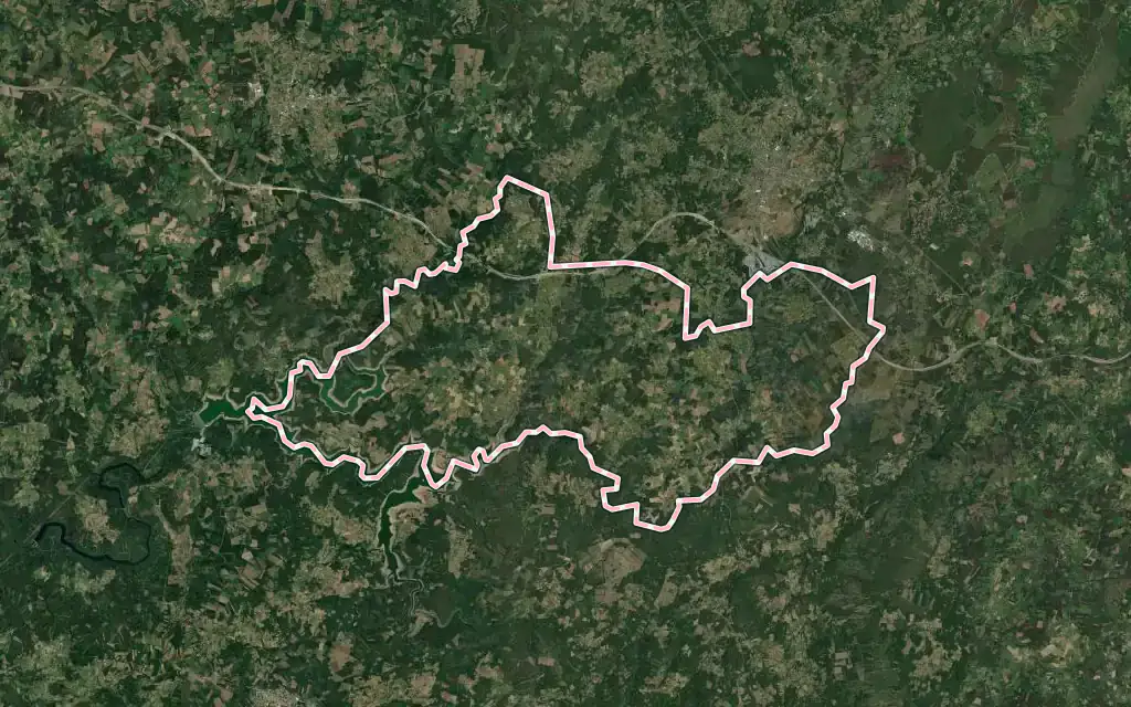 Vista satélite de Santiso con su contorno administrativo