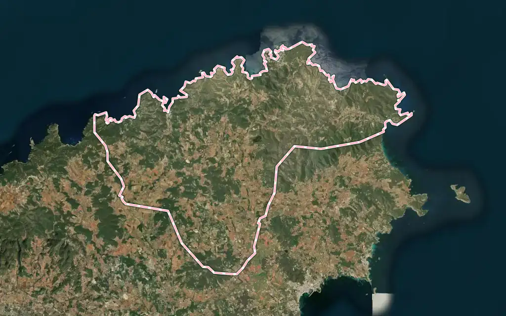 Vista satélite de Sant Joan de Labritja con su contorno administrativo