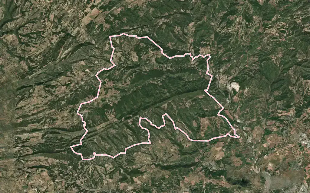 Vista satélite de Sant Mateu de Bages con su contorno administrativo