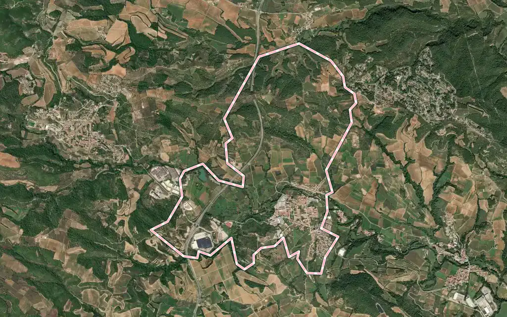 Vista satélite de Sant Pere de Riudebitlles con su contorno administrativo