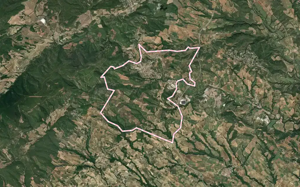 Vista satélite de Sant Quintí de Mediona con su contorno administrativo