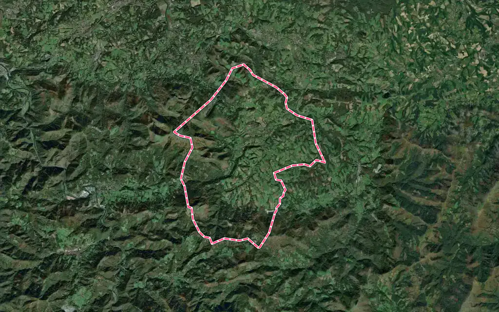 Vue satellite de Sare avec ses contours administratifs
