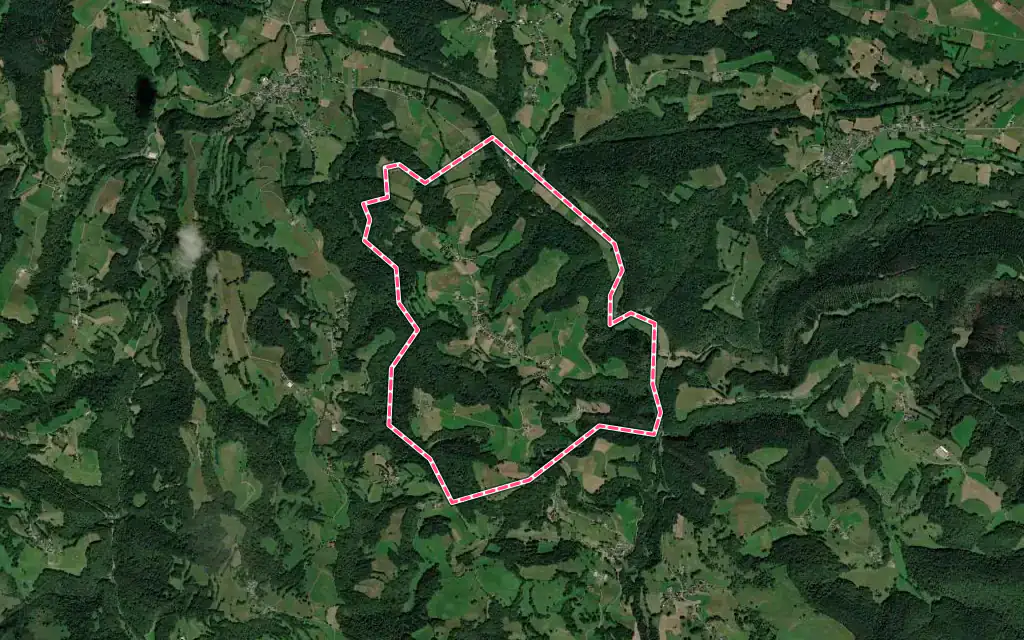 Vue satellite de Sarlabous avec ses contours administratifs