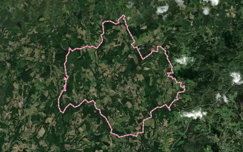 Vue satellite de Sarran avec ses contours administratifs