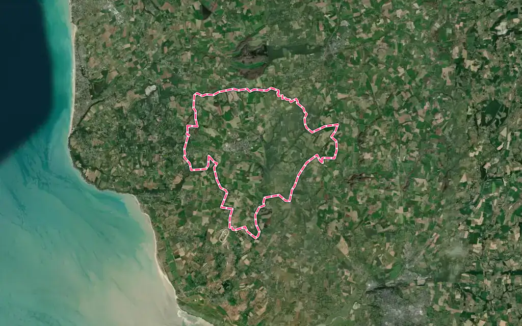 Vue satellite de Sartilly-Baie-Bocage avec ses contours administratifs