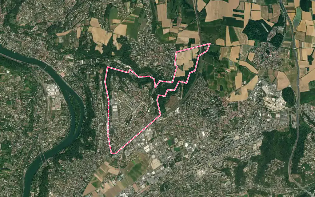 Vue satellite de Sathonay-Camp avec ses contours administratifs