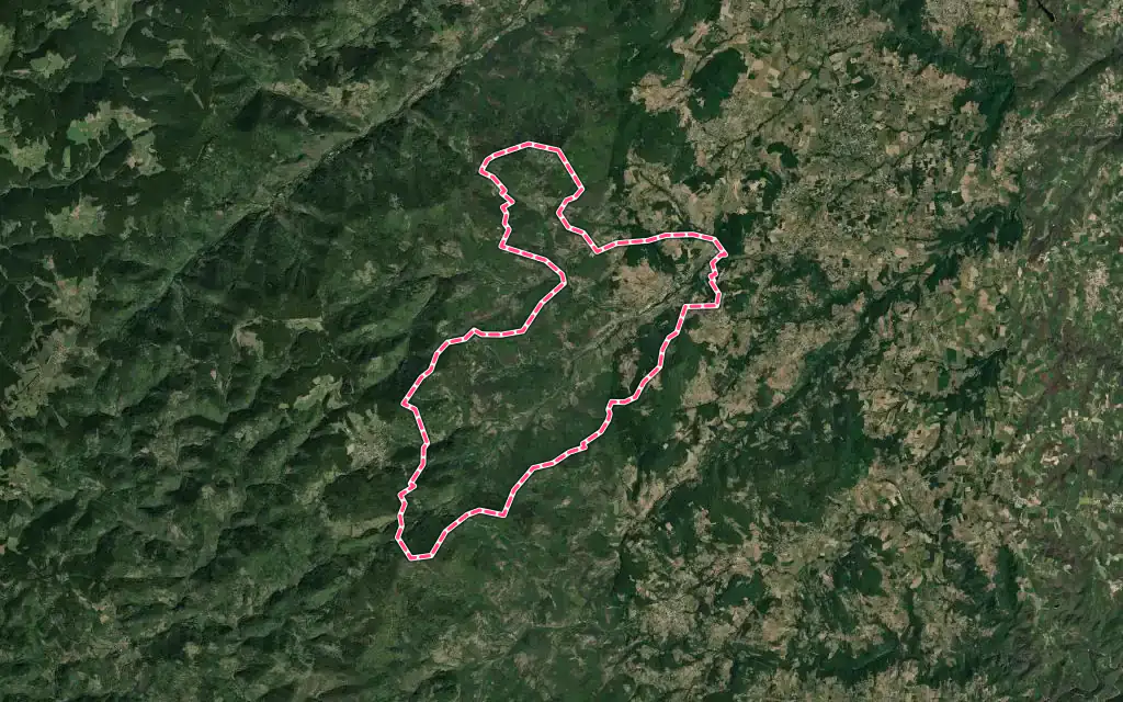 Vue satellite de Satillieu avec ses contours administratifs