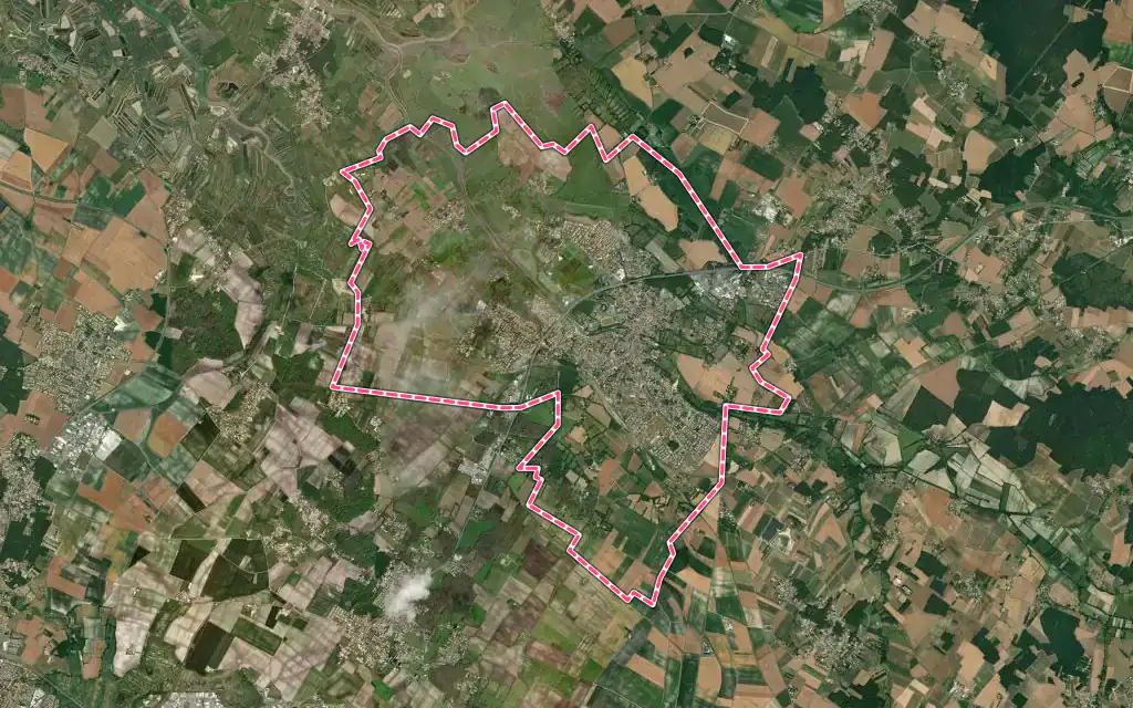 Vue satellite de Saujon avec ses contours administratifs