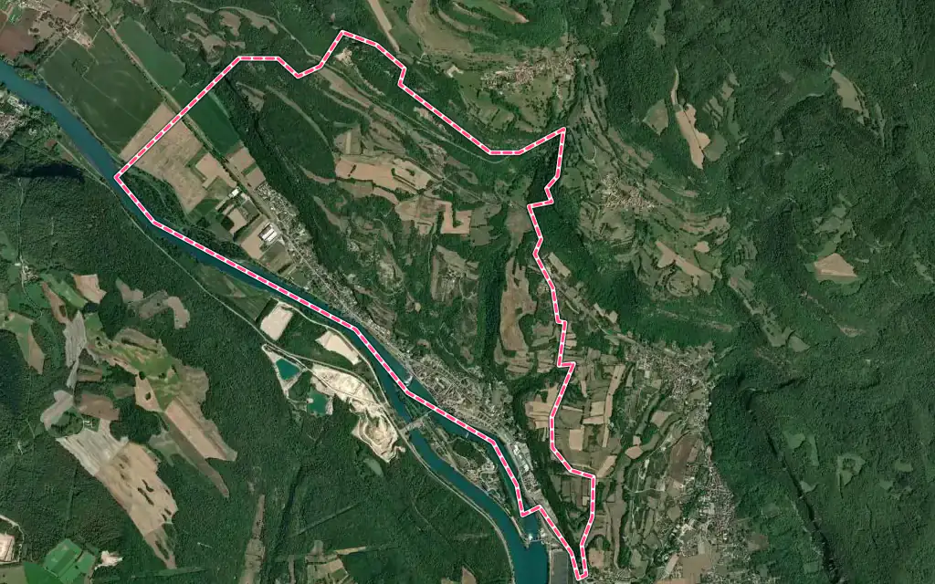 Vue satellite de Sault-Brénaz avec ses contours administratifs