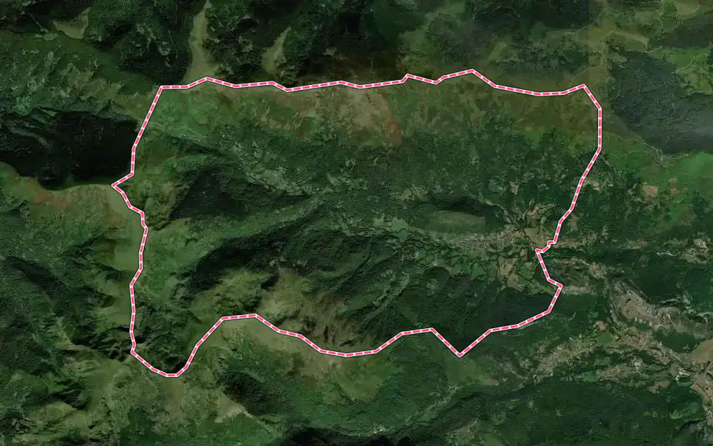 Vue satellite de Saurat avec ses contours administratifs