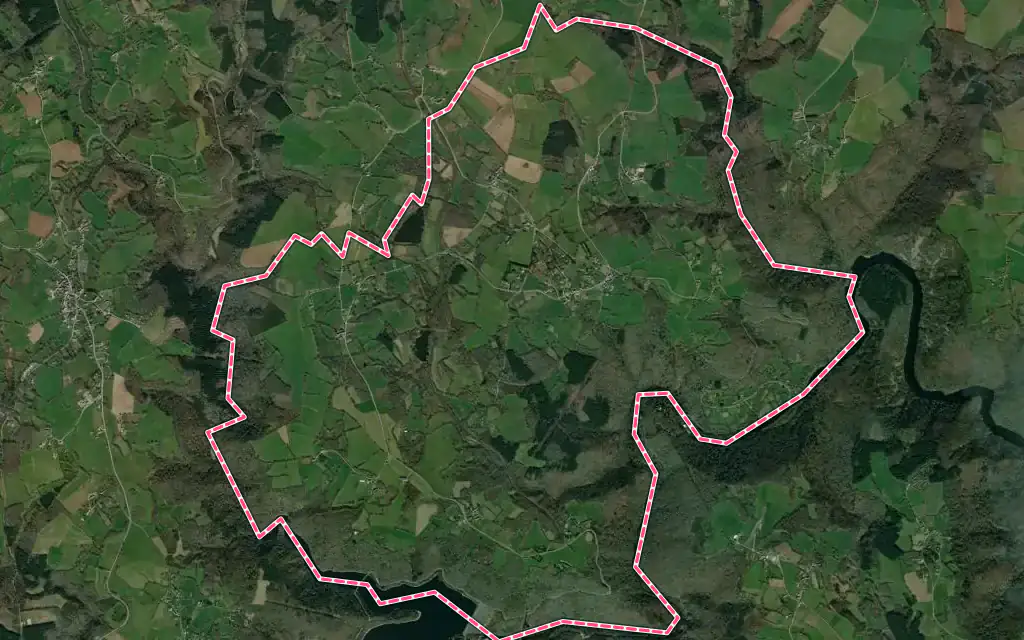 Vue satellite de Sauret-Besserve avec ses contours administratifs