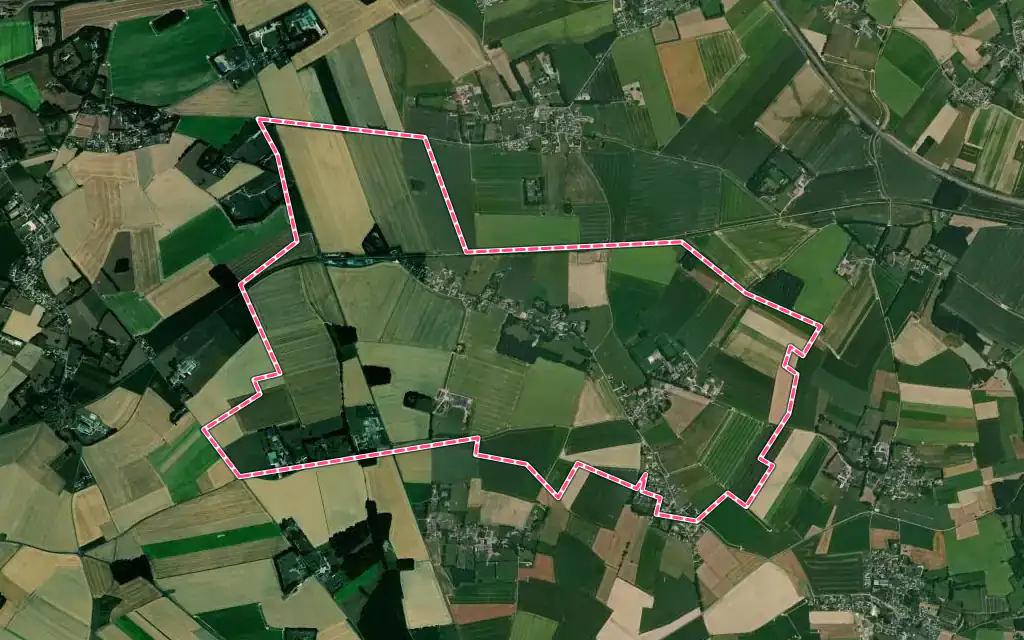 Vue satellite de Saussay avec ses contours administratifs