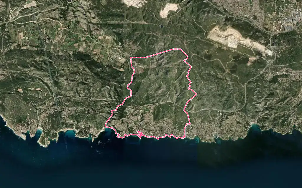 Vue satellite de Sausset-les-Pins avec ses contours administratifs