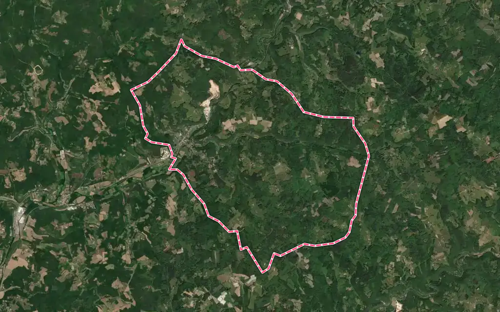 Vue satellite de Sauveterre-la-Lémance avec ses contours administratifs