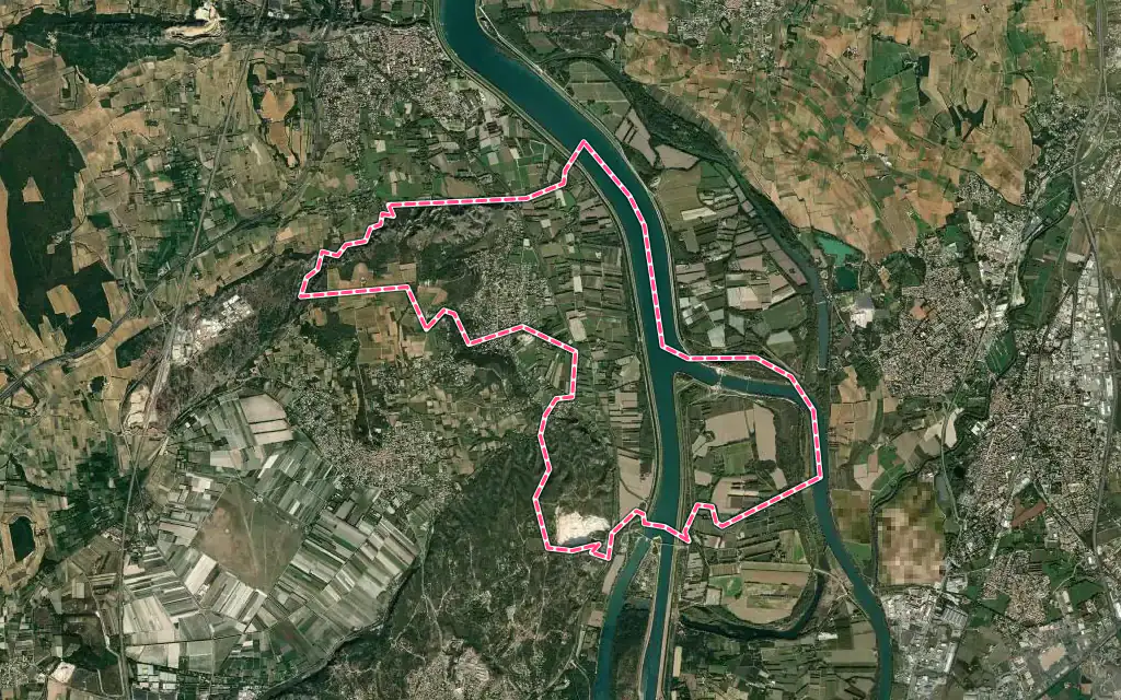 Vue satellite de Sauveterre avec ses contours administratifs