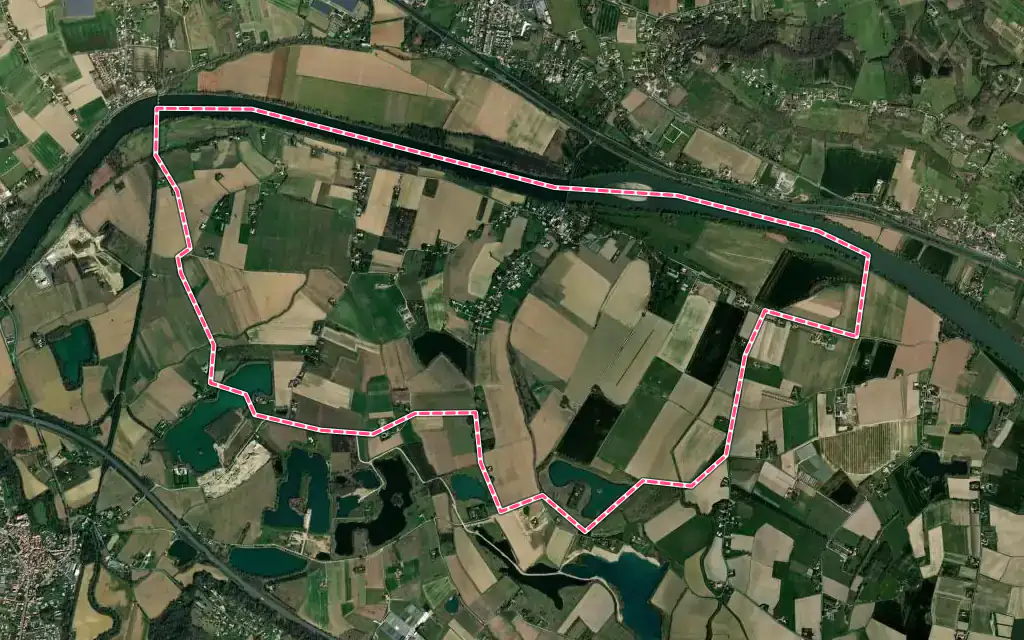 Vue satellite de Sauveterre-Saint-Denis avec ses contours administratifs