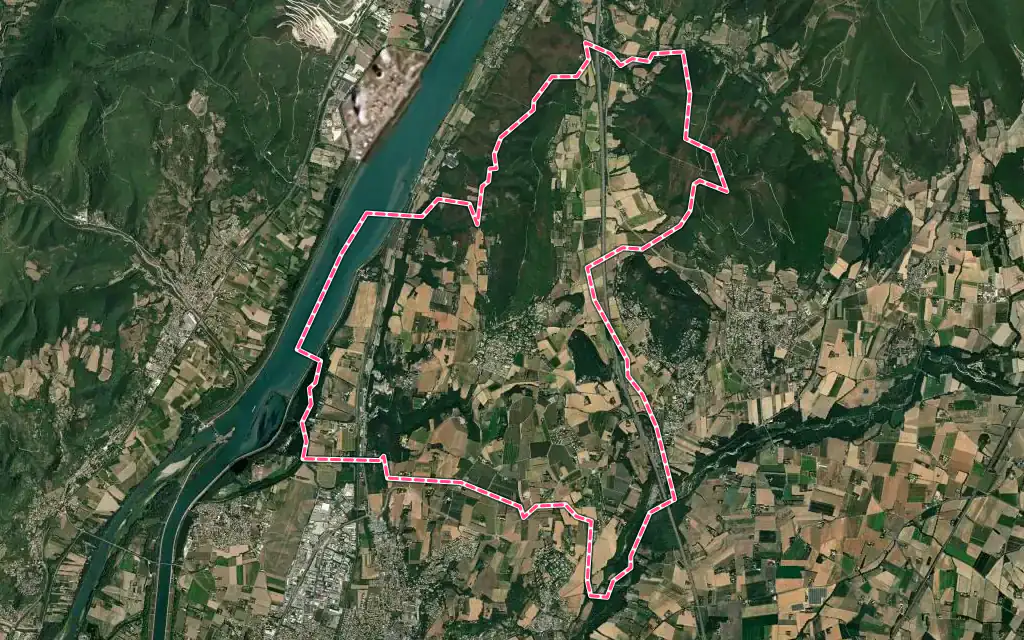 Vue satellite de Savasse avec ses contours administratifs