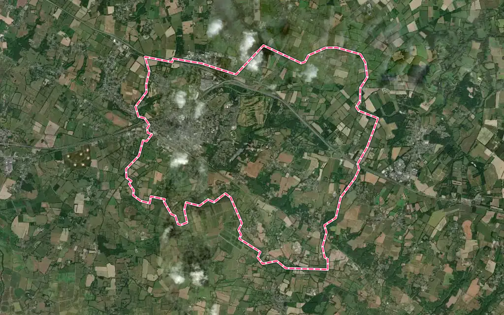 Vue satellite de Savenay avec ses contours administratifs