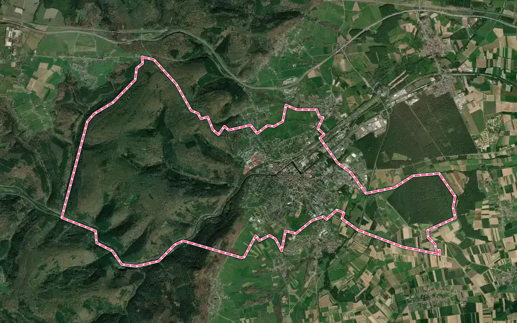 Vue satellite de Saverne avec ses contours administratifs