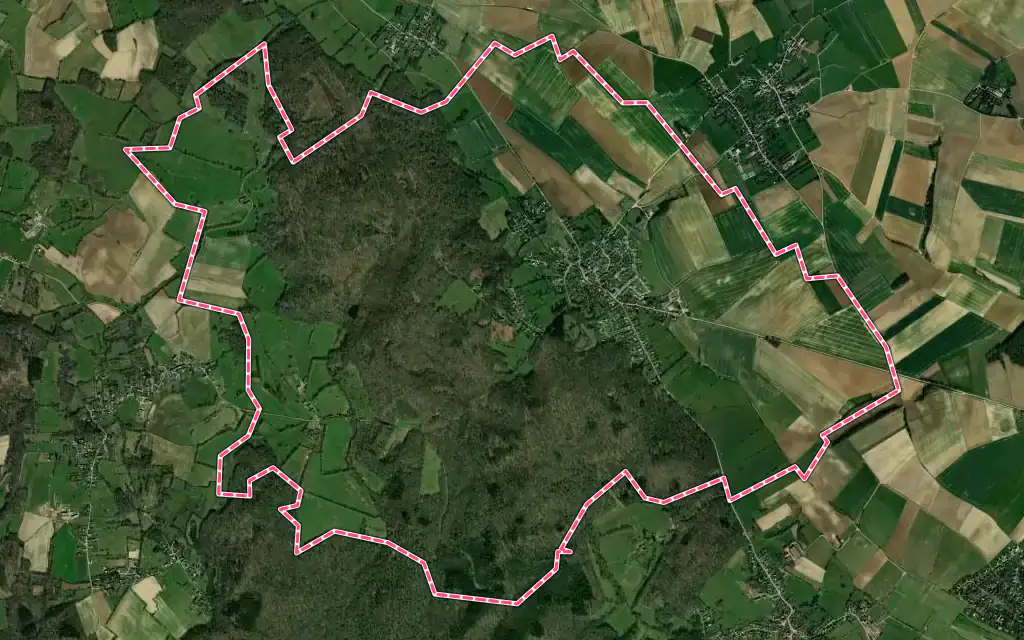 Vue satellite de Savignies avec ses contours administratifs