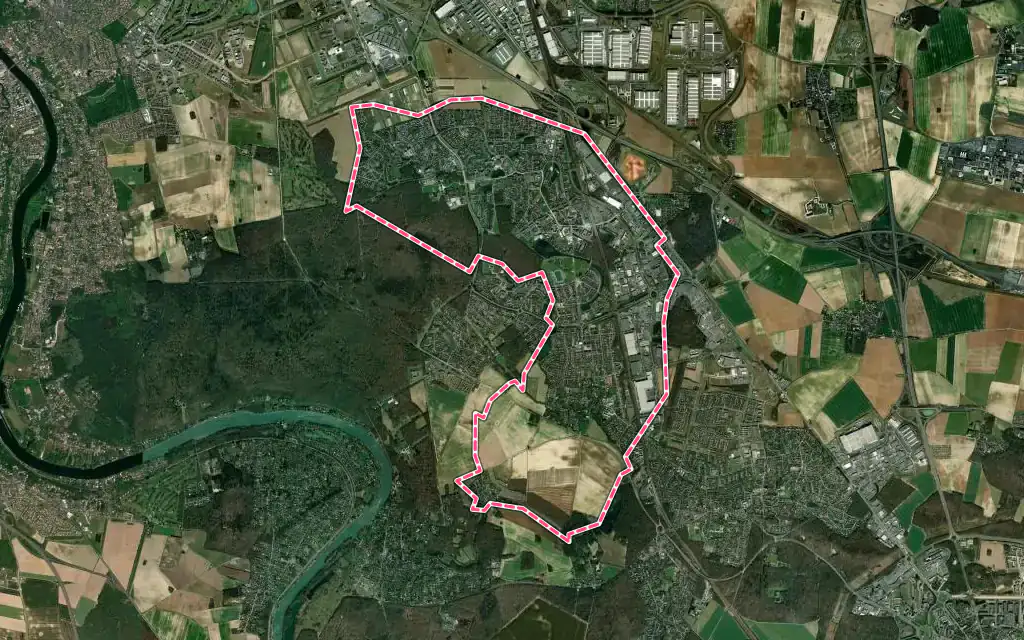 Vue satellite de Savigny-le-Temple avec ses contours administratifs