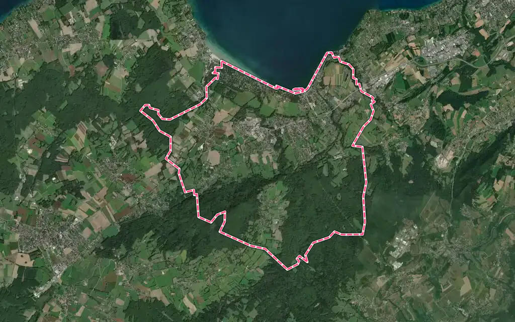 Vue satellite de Sciez avec ses contours administratifs