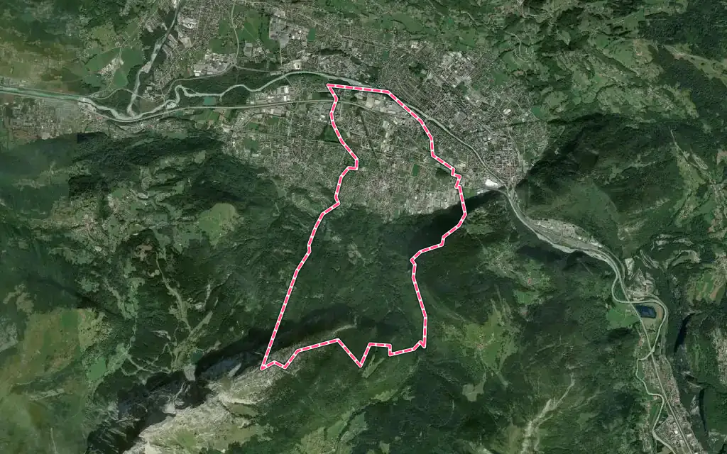 Vue satellite de Scionzier avec ses contours administratifs