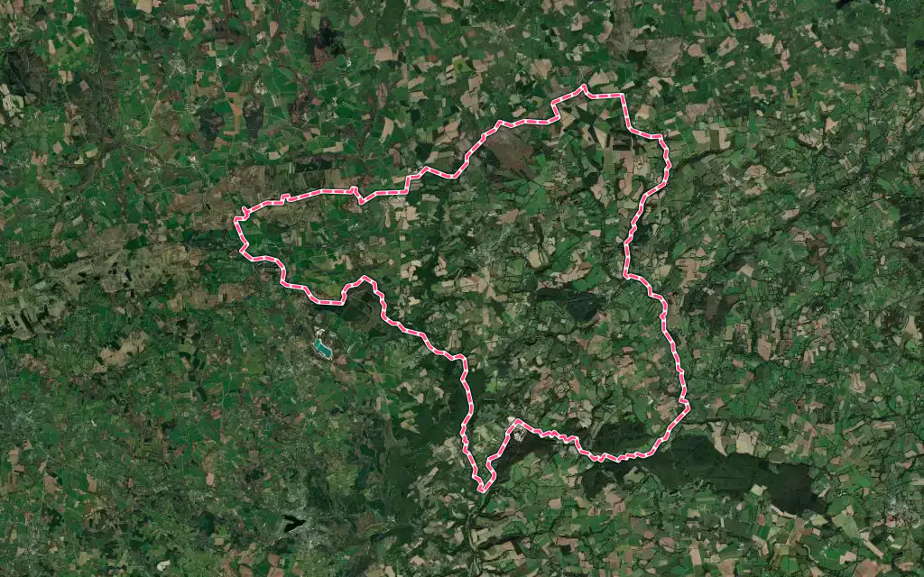 Vue satellite de Scrignac avec ses contours administratifs
