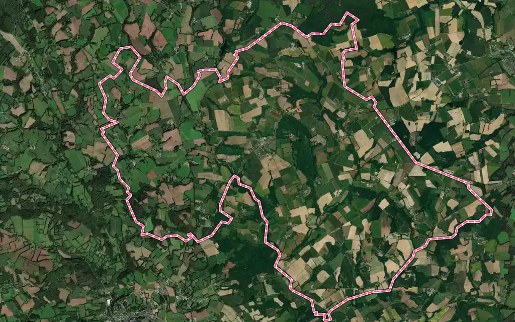 Vue satellite de Séglien avec ses contours administratifs