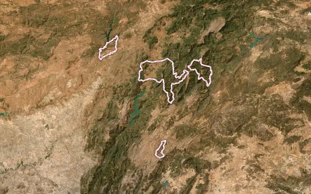 Vista satélite de Segura de la Sierra con su contorno administrativo