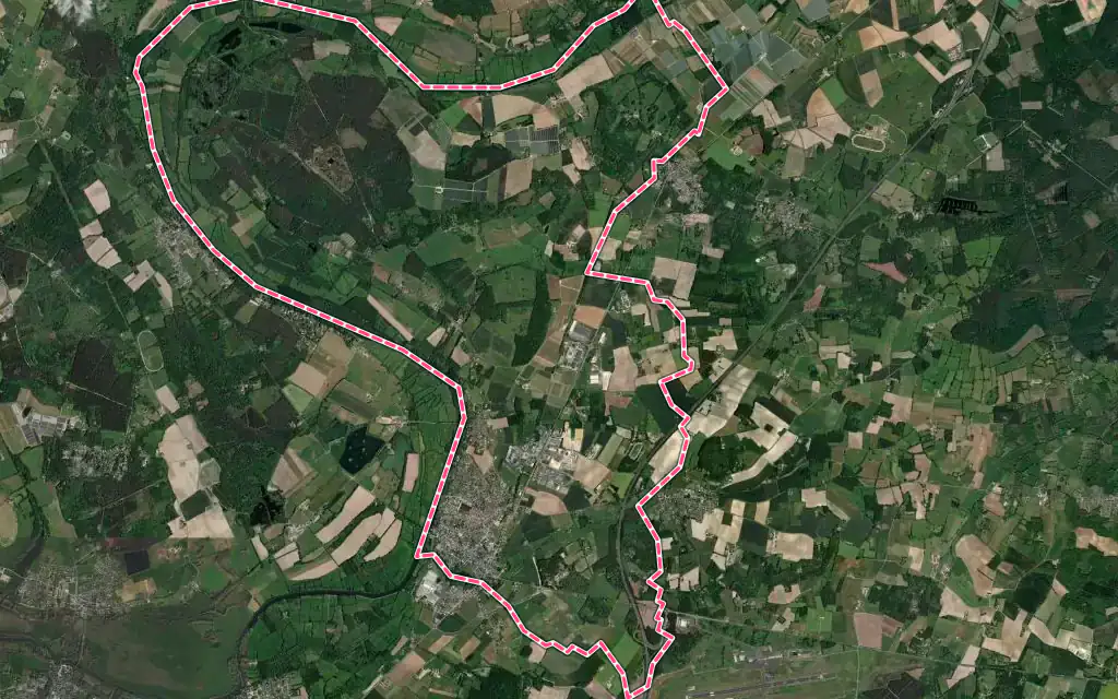 Vue satellite de Seiches-sur-le-Loir avec ses contours administratifs