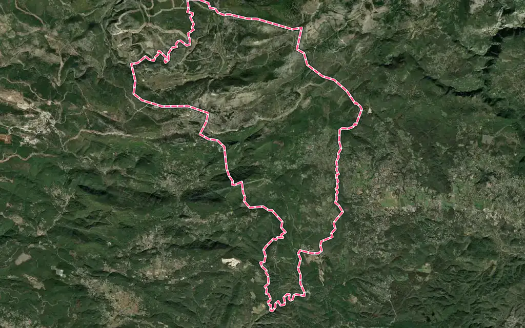 Vue satellite de Seillans avec ses contours administratifs