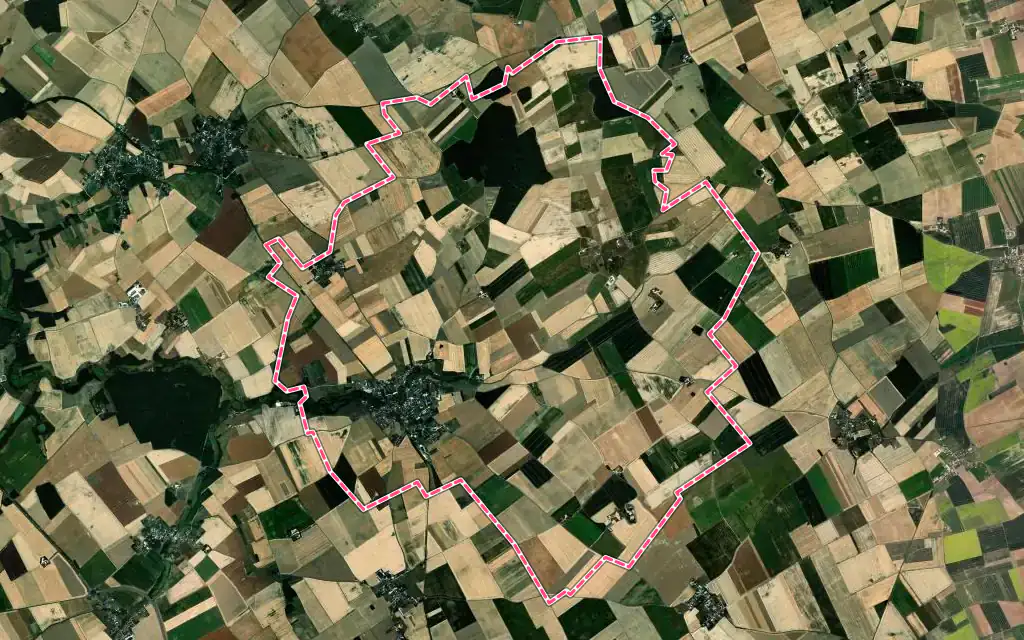 Vue satellite de Selommes avec ses contours administratifs