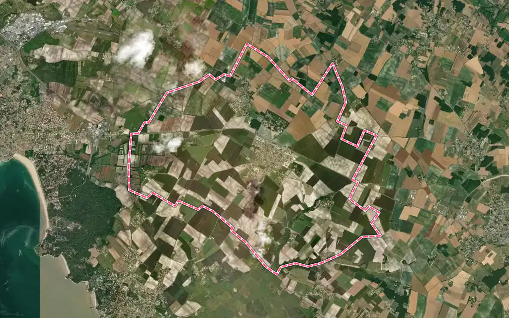 Vue satellite de Semussac avec ses contours administratifs